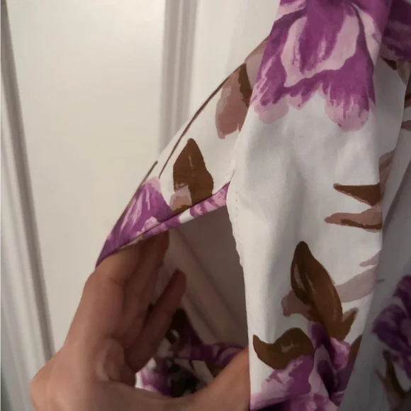 Abercrombie & Fitch Emerson Poplin Puff Sleeve Midi Dress in a floral print - Picture 8 of 12